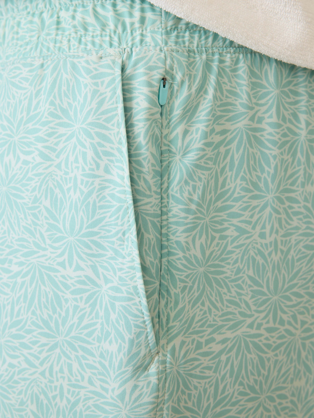 Shorelite Trunk (7") - Tidal Frond