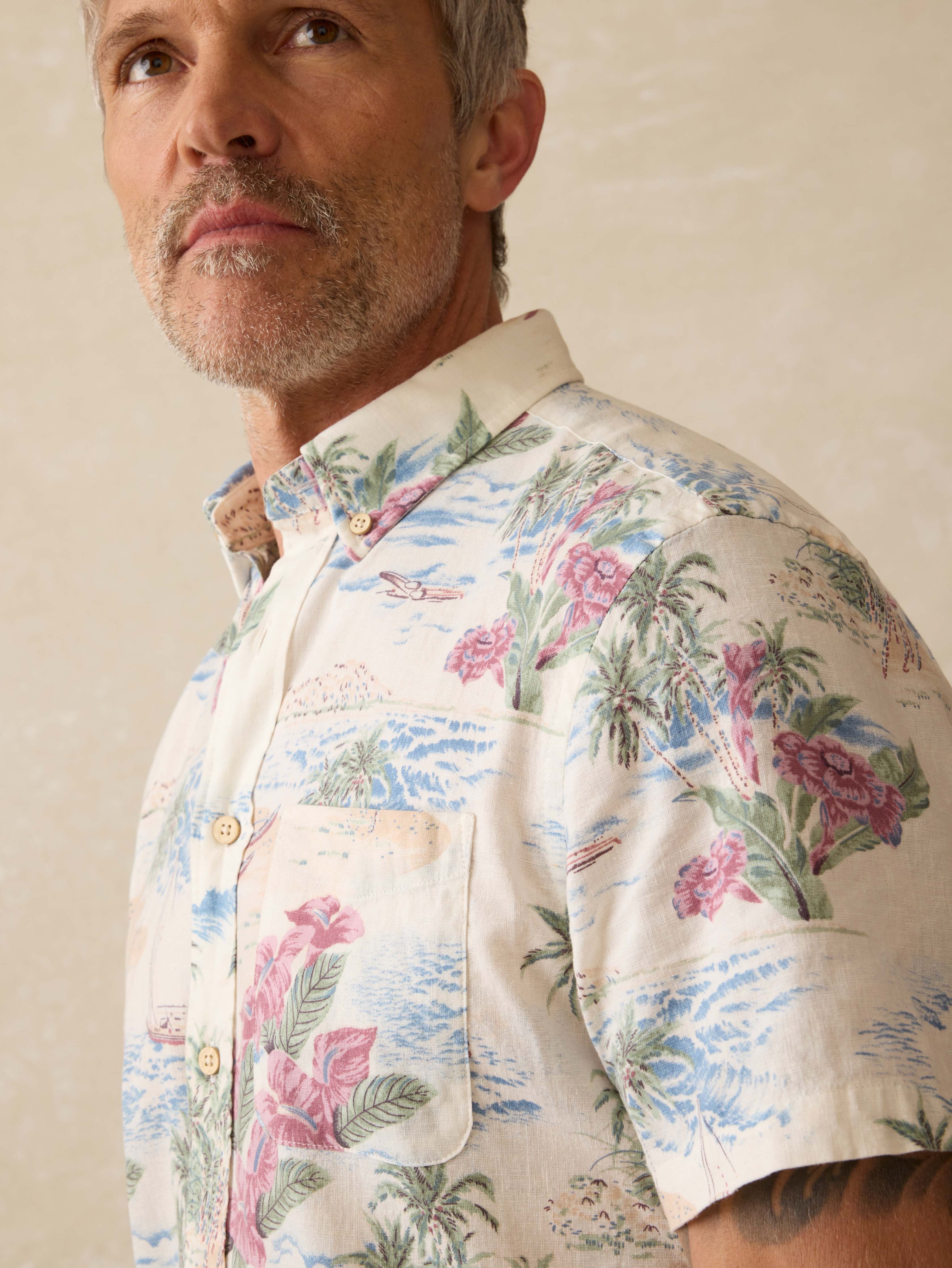Short-Sleeve Breeze Shirt - Molokai Scenic Tropical Secondary image