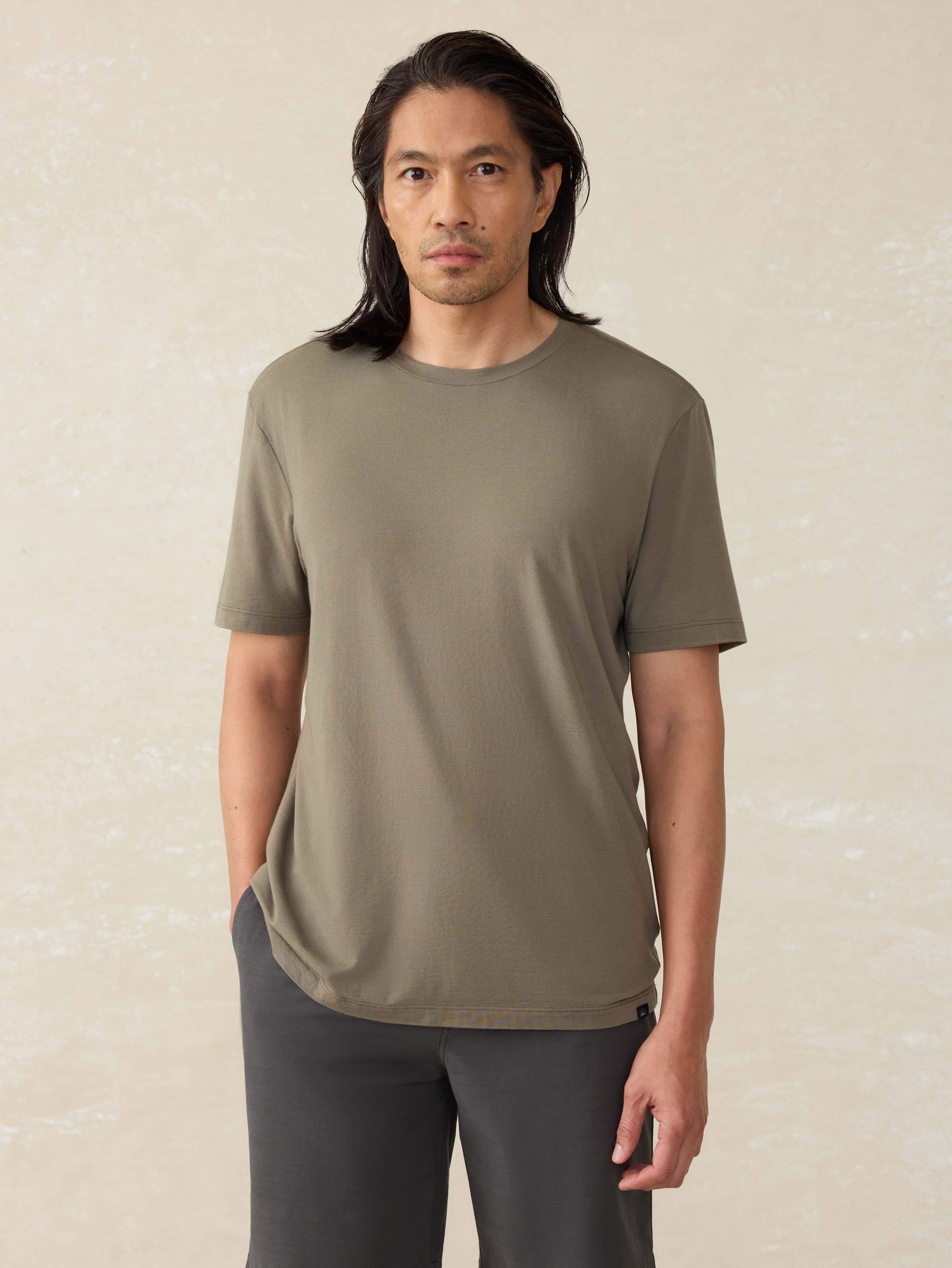 Short-Sleeve Movement™ Tshirt - Olive Pine Feeder Main image