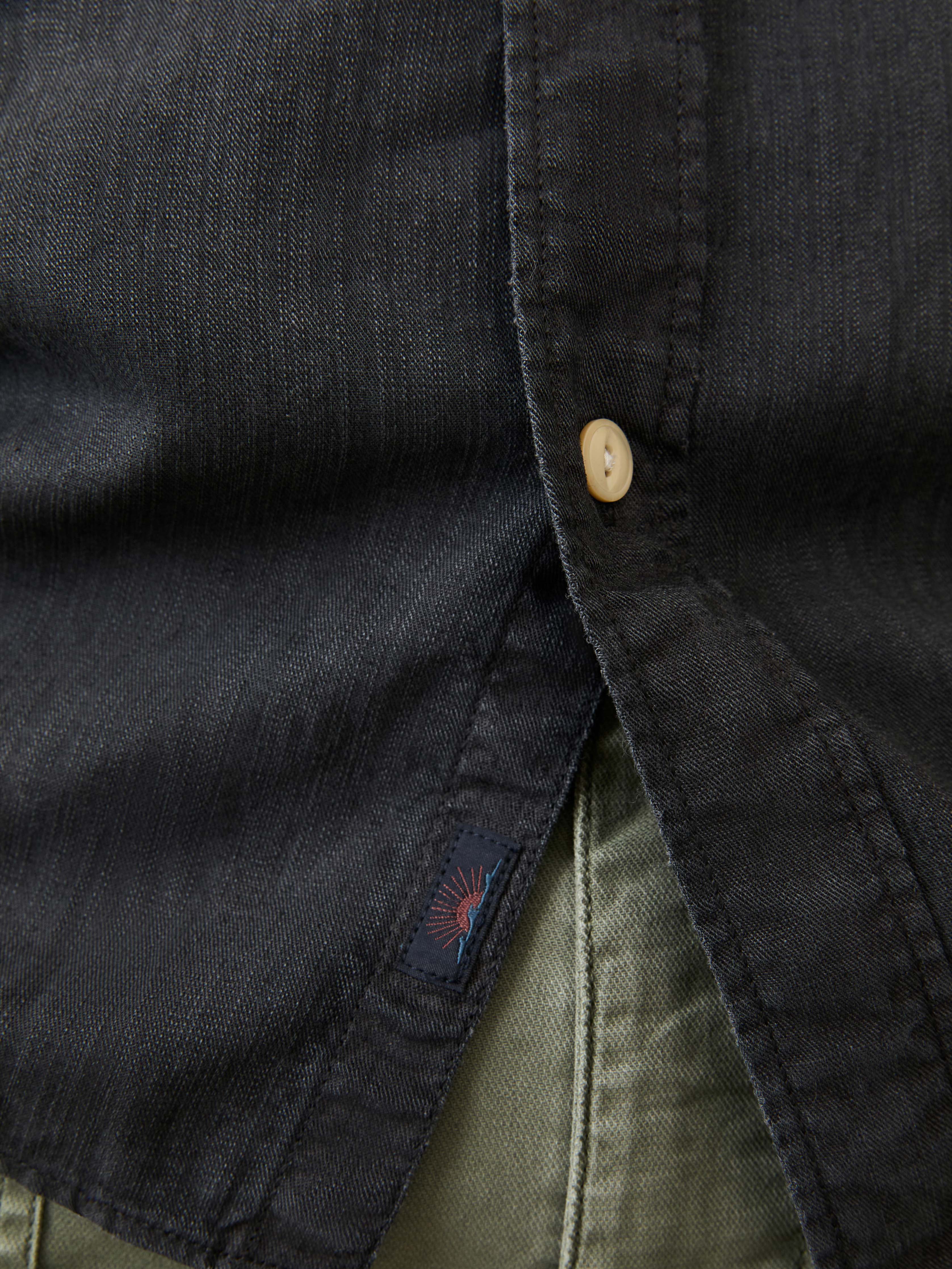 Short-Sleeve Tried and True Chambray Shirt - Durango Black Secondary image