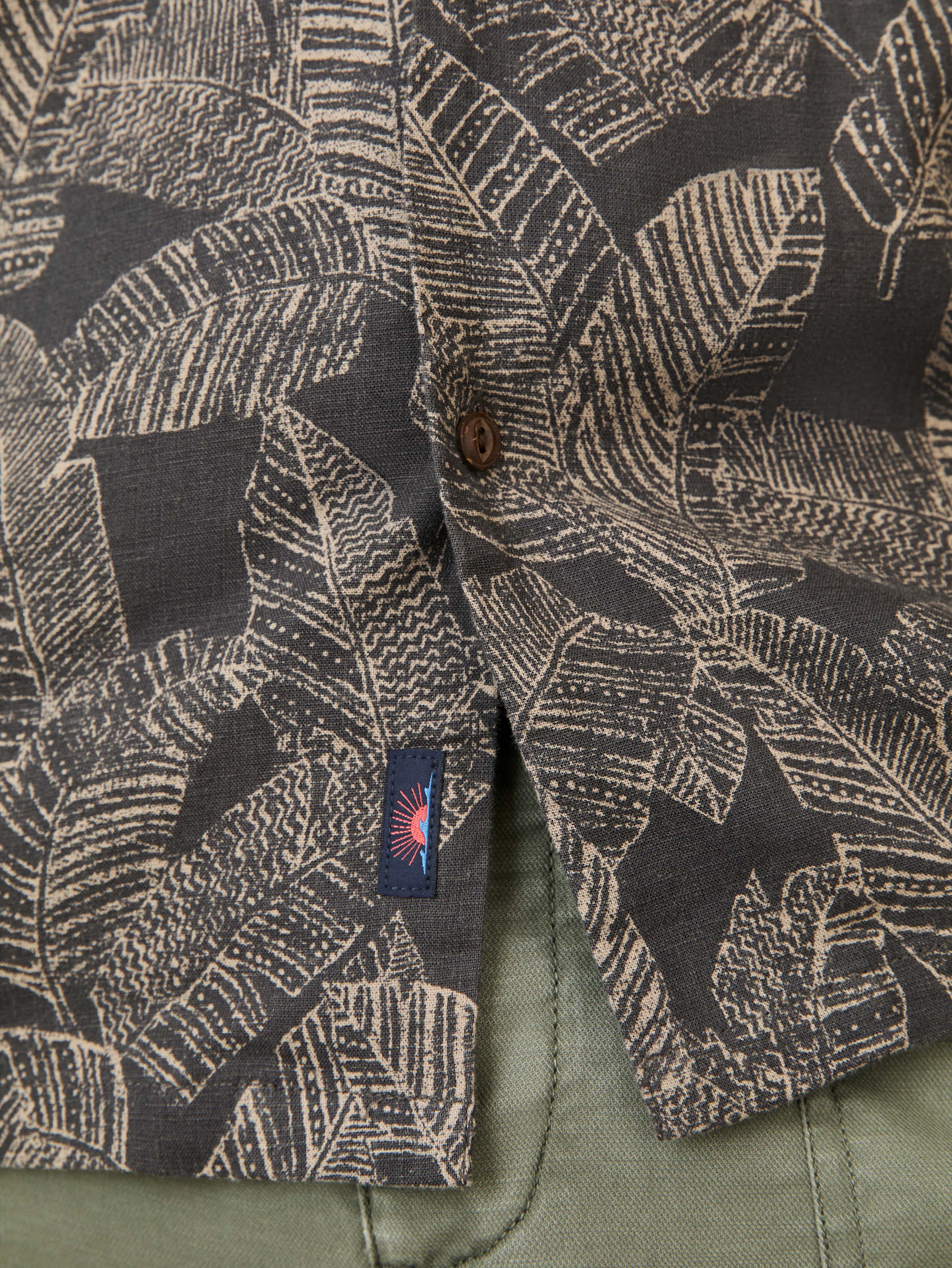 Short-Sleeve Breeze Camp Shirt - Graphite Rainforest Secondary image