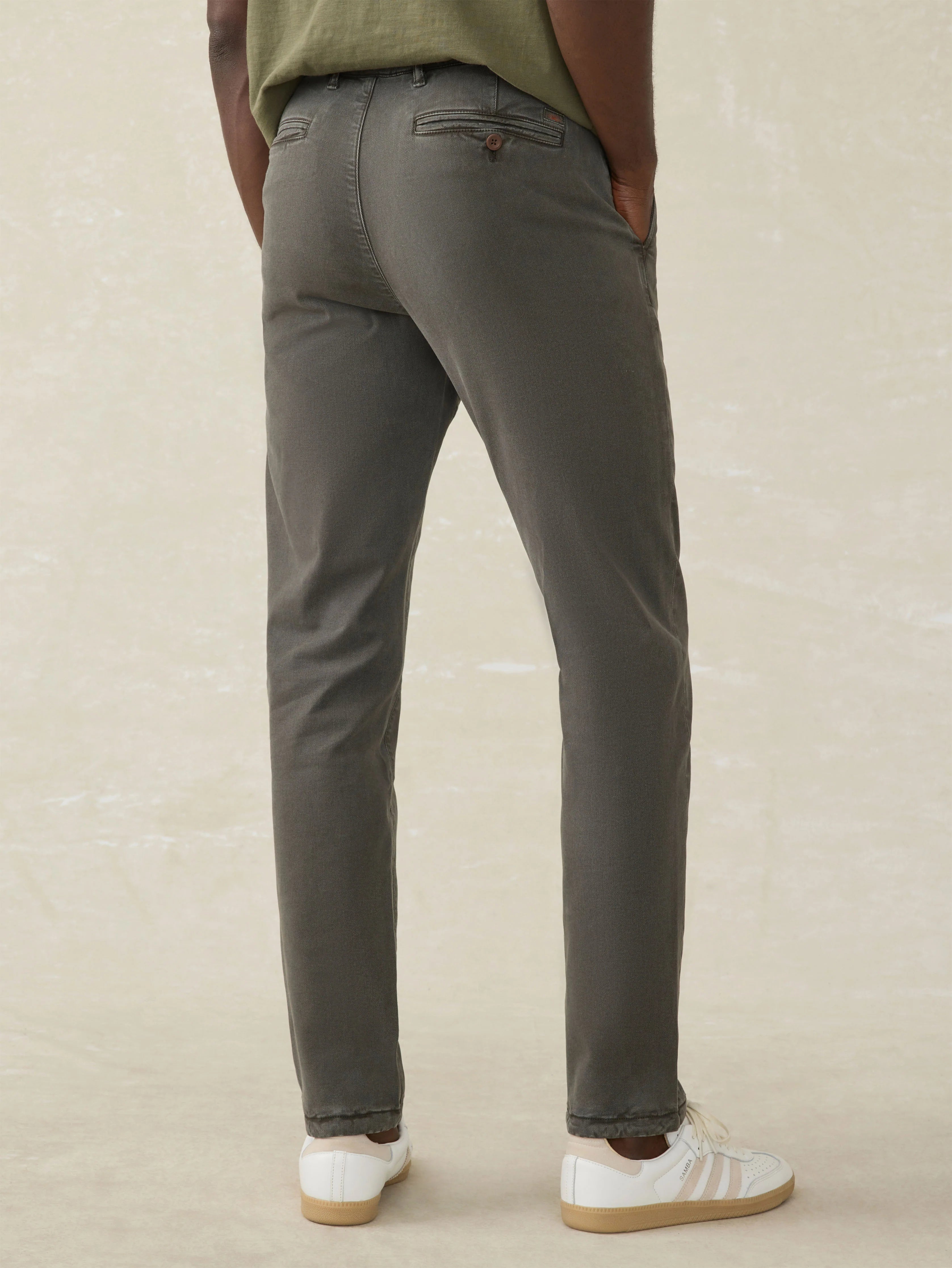 Coastline Stretch Chino - Faded Black