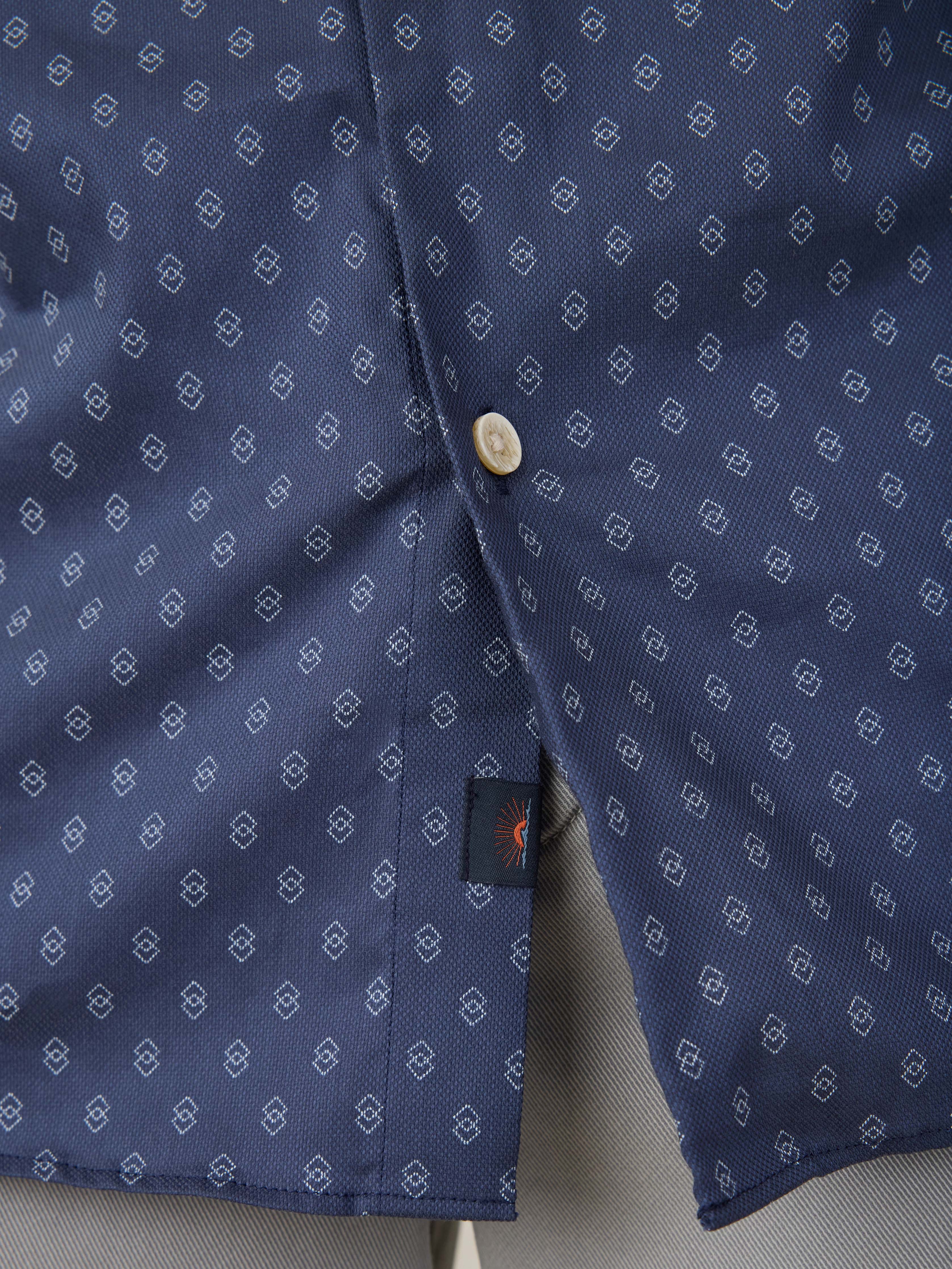 Short-Sleeve Movement™ Monterey Shirt - Navy Dusk Diamond